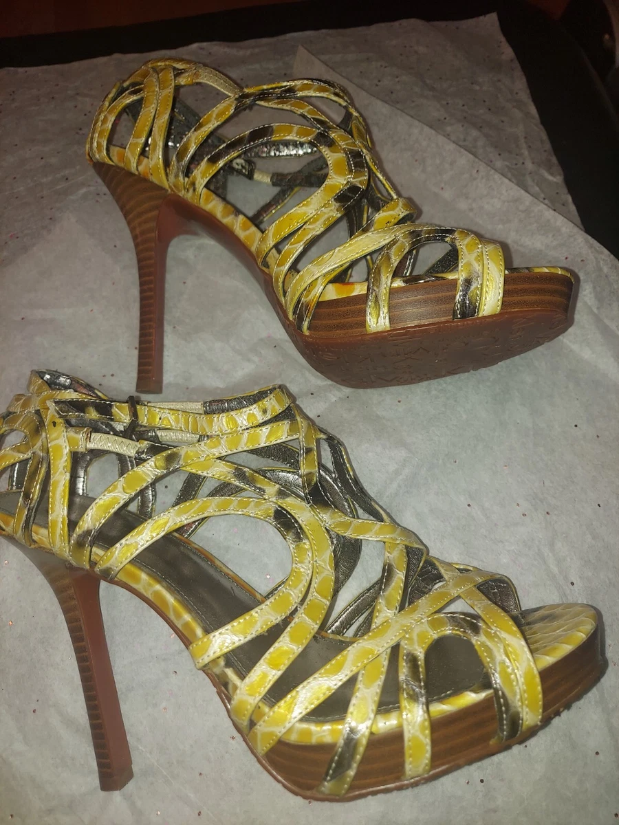 Calvin klein deals yellow pumps