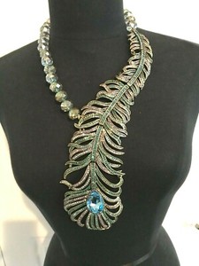 Heidi-Daus-NEW-Pretty-As-A-Peacock-Crystal-AB-Aqua-Necklace-BEAUTIFUL-ELEGANCE