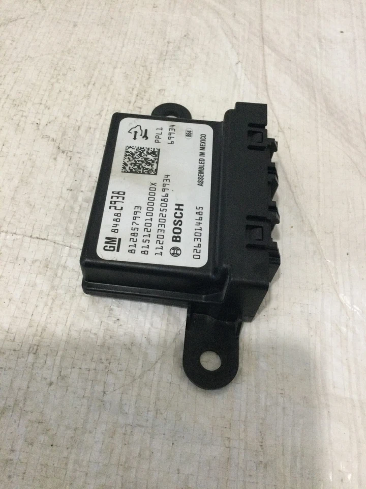 GMC Sierra 3500HD 2019-2022 módulo de control de asistencia de estacionamiento OEM 84882938 Foto 2 de 4