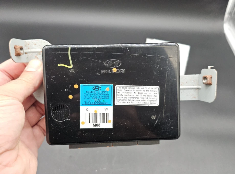 Módulo de control de tracción Hyundai Tucson 95400-2E221 2004-2006 Foto 2 de 4