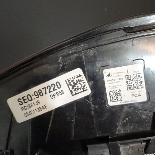 Lámpara trasera izquierda exterior Jeep Grand Cherokee 2024-2024 OEM 68421133AE LEER ROTA - Imagen 3 de 10