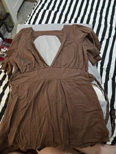 Wet Seal. Size Small. Low-cut, Short-sleeved, Open-backed Top.
