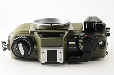 Near MINT Nikon Nikonos V Olive Green Underwater Camera 20mm f/2.8
