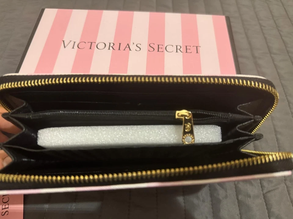 PORTAFOGLIO LARGE POCHETTE PORTACARTE NUOVO VICTORIA'S SECRET - Immagine 3 di 3