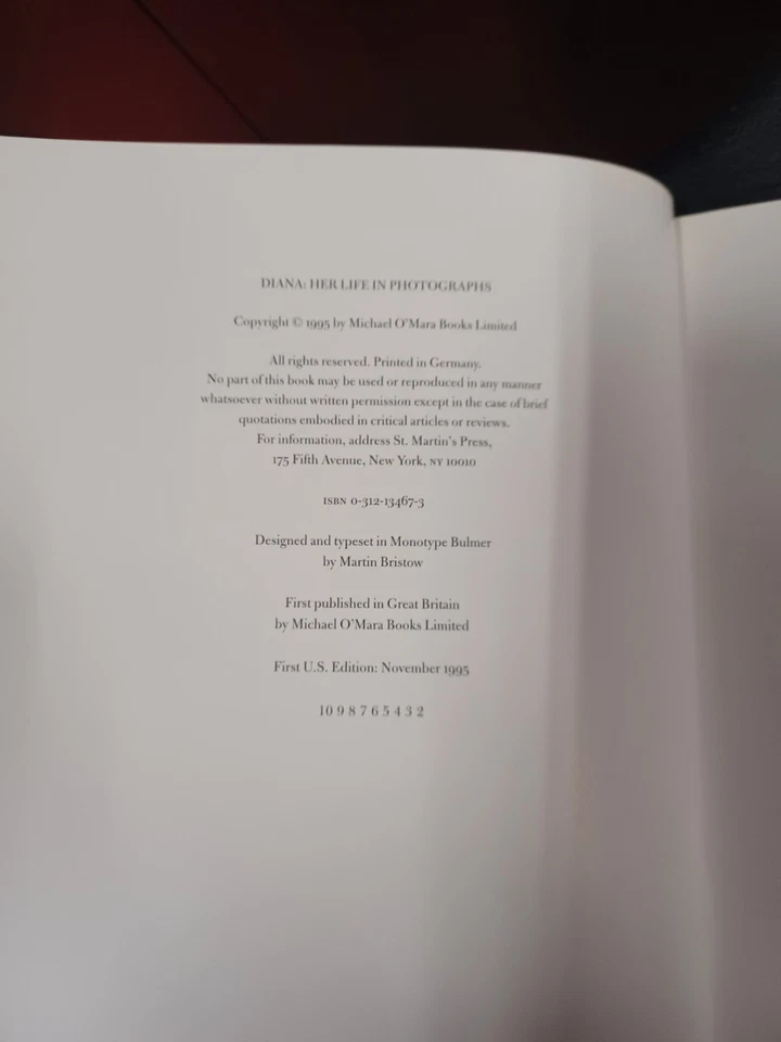 Princess Diana Her Life In Photographs Edited By Michael O'Mara 1st US Edition - Image 4 of 4