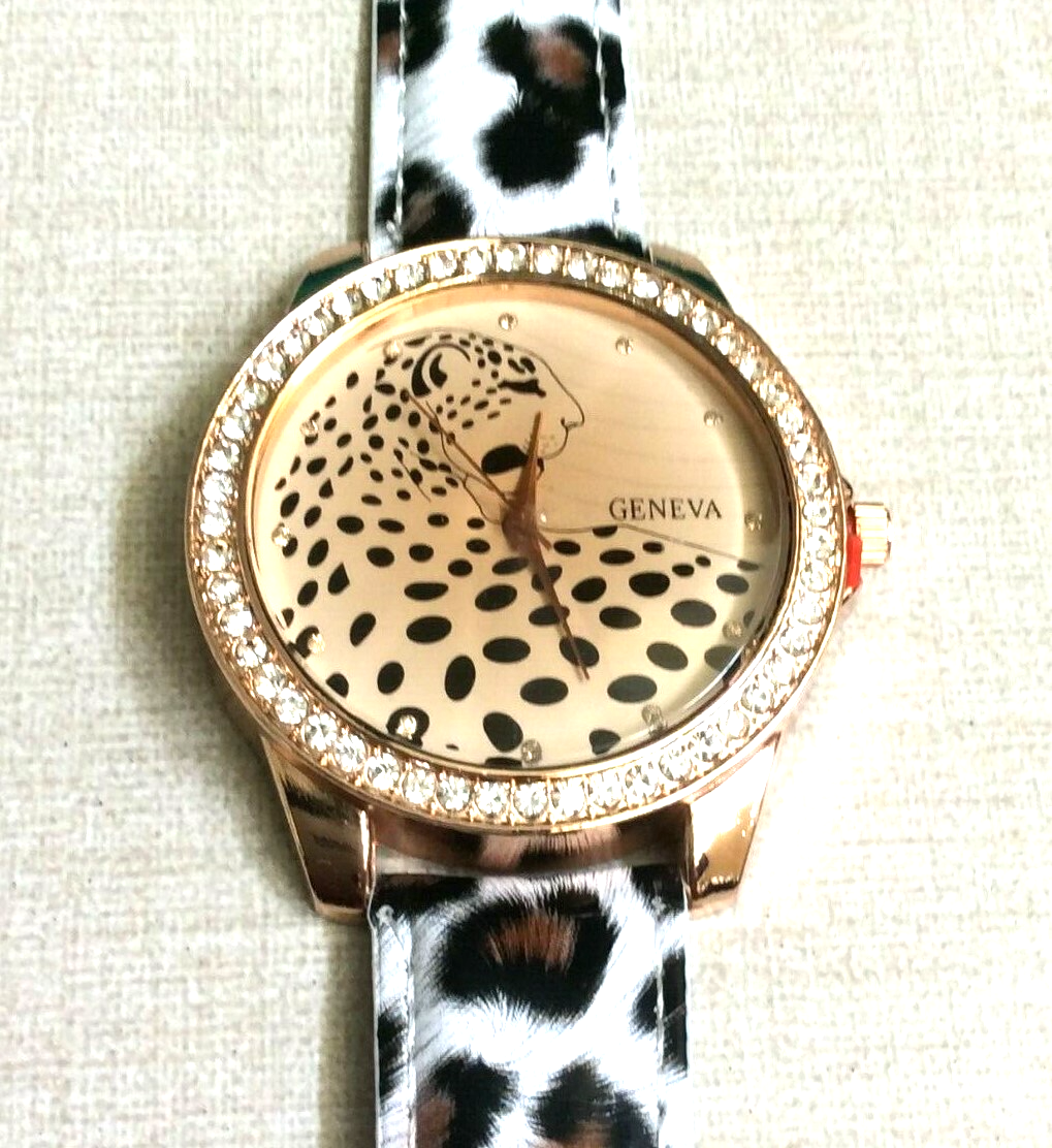 Geneva Watch Women Gold Crystal Bezel Round Cheetah Dial  display picture 3