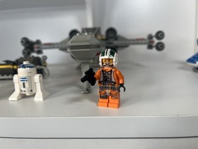LEGO Star Wars 7140 X-Wing Fighter (1999 Original Set) + Extra Pilot Figure 
