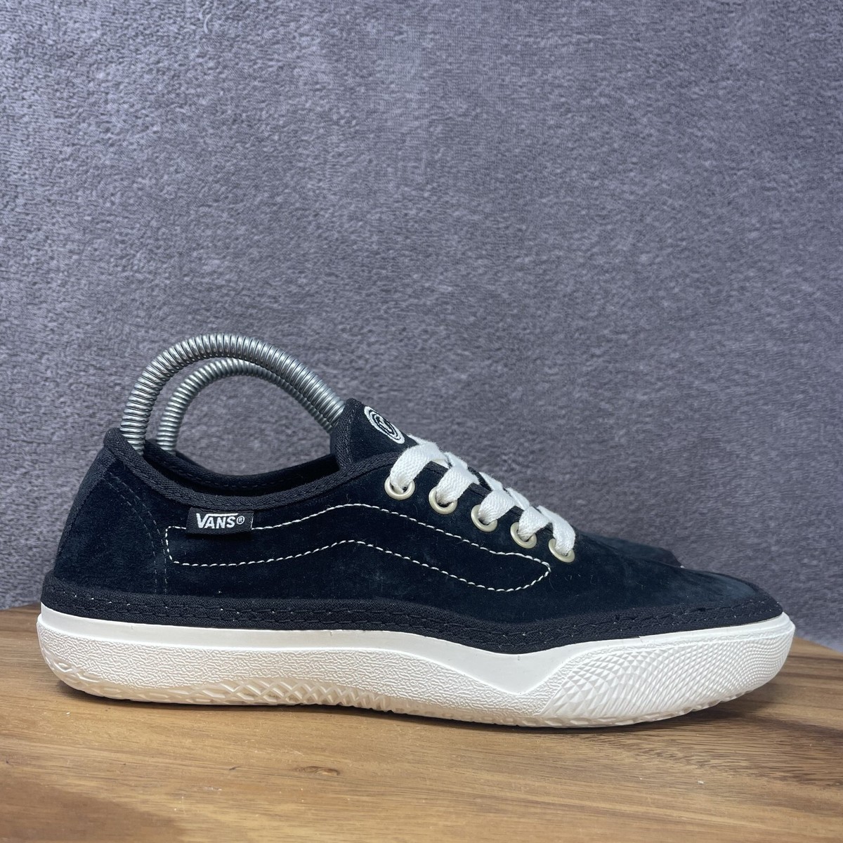 Vans Circle Vee SE Suede Black/Marshmallow Sneakers Low-Top 