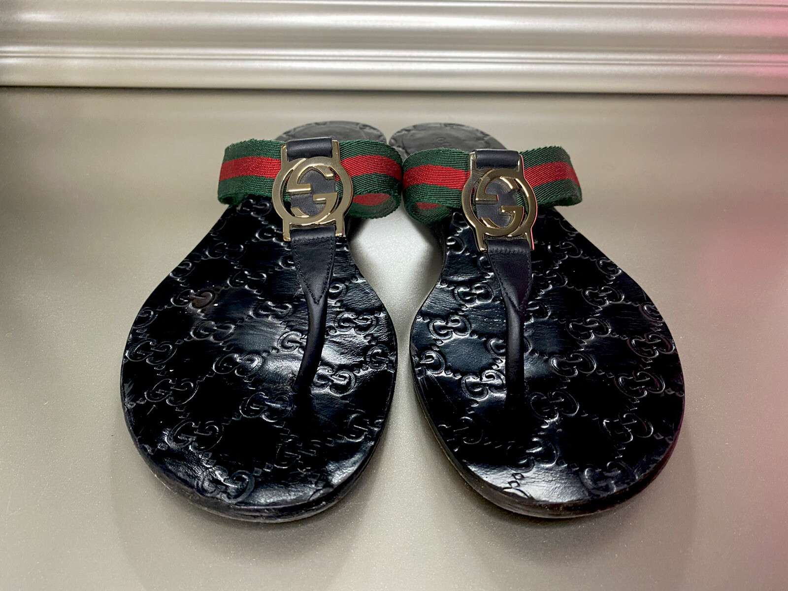 pre owned gucci sandals