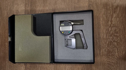 Mitutoyo 547-400 Digital Thickness Gage 0-.5" x .00005" res.