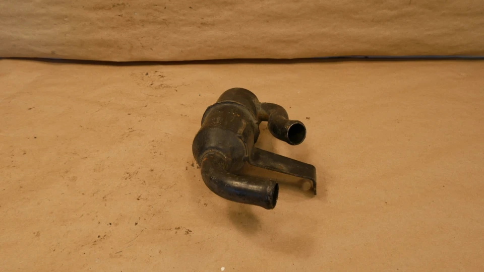 Ferrari 208 308 Mondial 8 Oil Vapor Separator OEM PN 115461 - Image 4 of 4