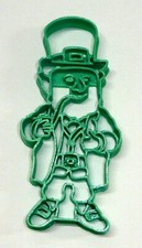 LEPRECHAUN 2 DETAILED WITH PIPE IRISH ST PATRICKS DAY COOKIE CUTTER USA PR4177