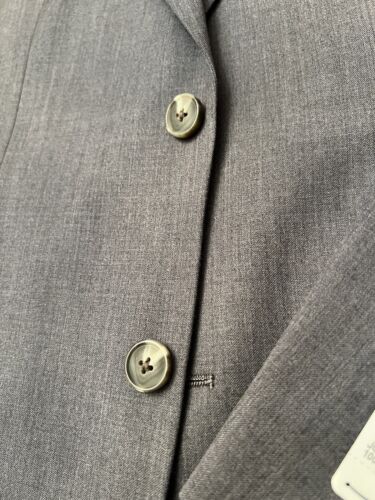 Jos. A. Bank 40S (34 W) Grey Wool Suit, Jacket and pants, Tailored Fit - Picture 4 of 9