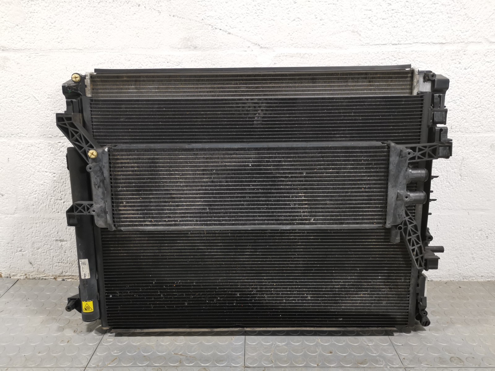 Maserati Ghibli RWD 2017 3.0L Auto Cooling A/C Cooling Cooler Radiator Fan Motor
