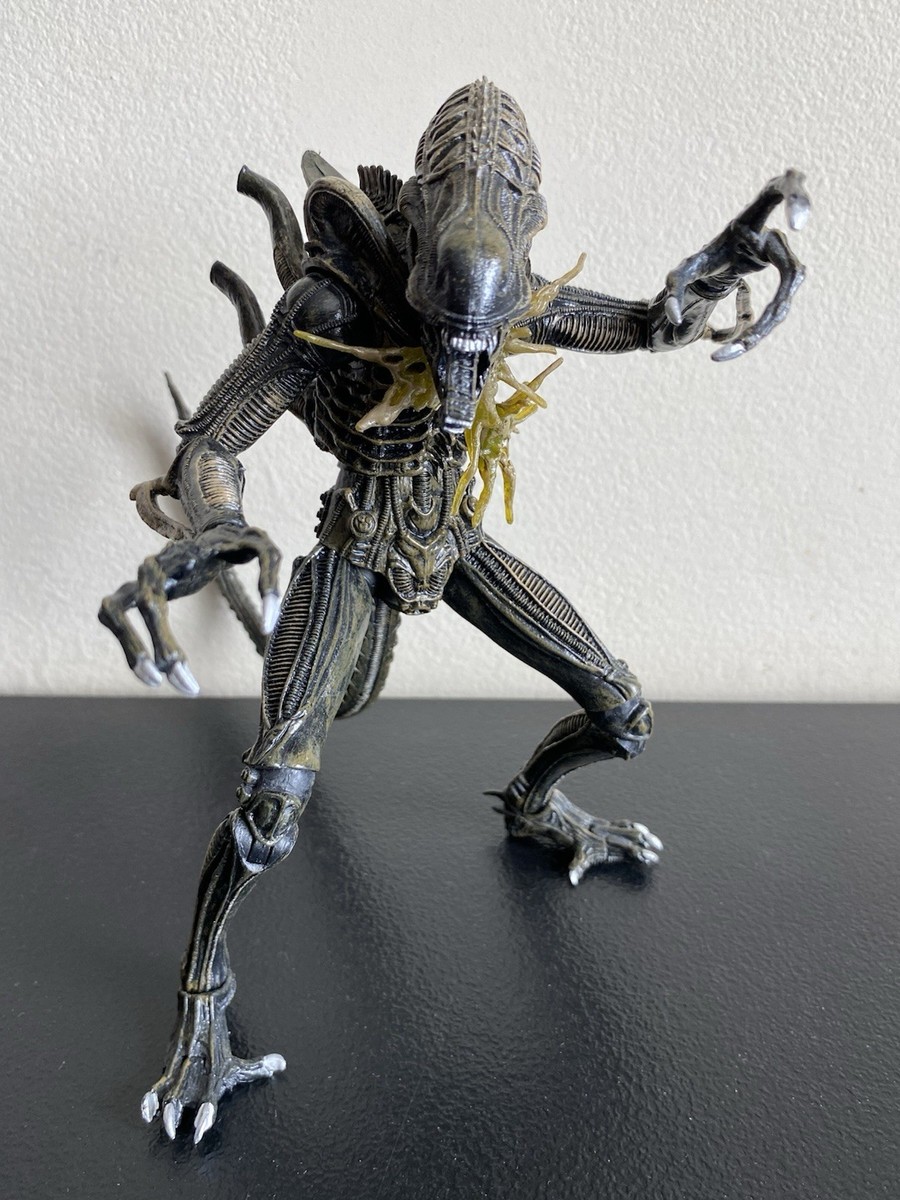NECA ALIENS XENOMORPH WARRIOR (Battle Damged) Action Figure! | eBay
