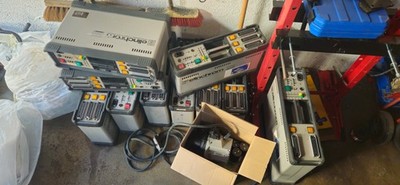 Elinchrom Lichtblitzgeneratoren und Lampe Konvolut Ersatzeile 1500 3000 6000