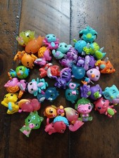 Lot of 31 HATCHIMALS Hatchlings CollEGGtibles Mini Figures Animals