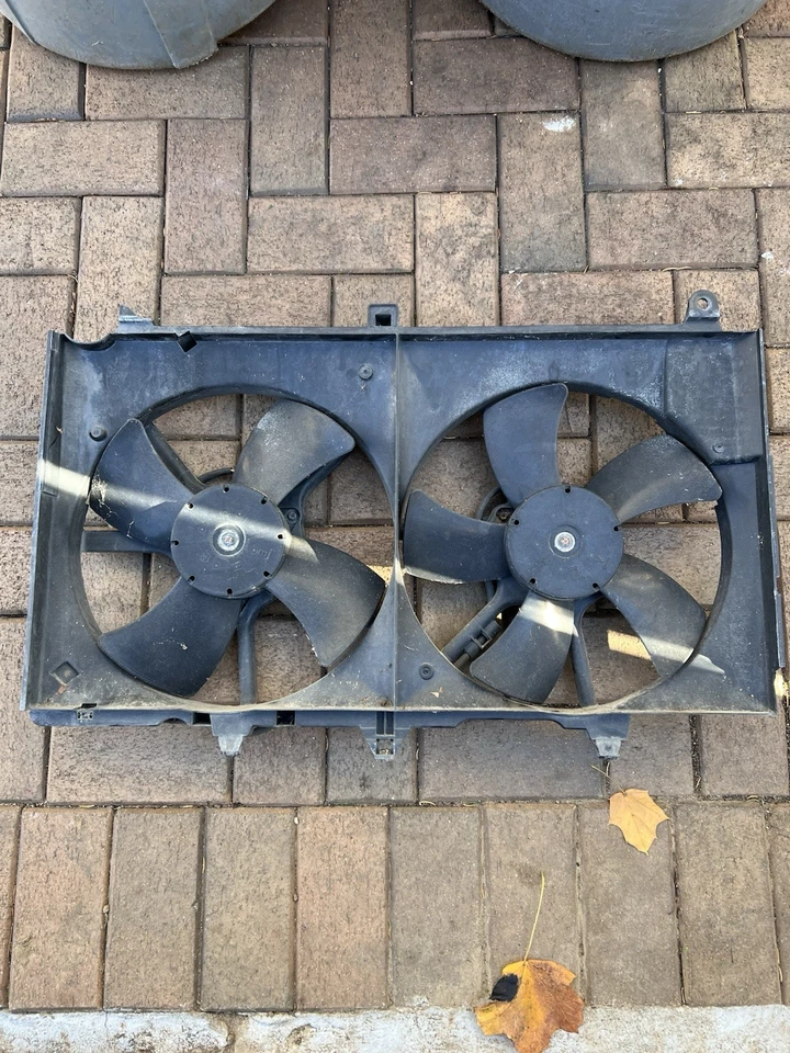 Ventiladores de refrigeração de radiador duplo OEM para 03-05 Infiniti G35 2003-2006 Nissan 350Z  - Imagem 2 de 3