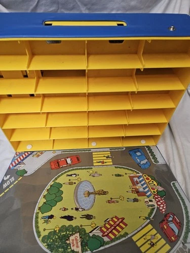 VINTAGE ROAD&TRACK CARRYING CASE - DIE CAST CARS - HOT WHEELS & MATCHBOX