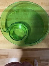 The Pampered Chef Green Acrylic Chip and Dip Serving Tray