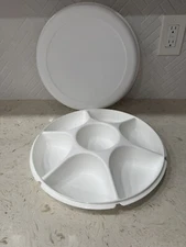 VINTAGE TUPPERWARE 6 DIVIDED VEGETABLE FRUIT CHIP AND DIP SERVING TRAY WITH LID