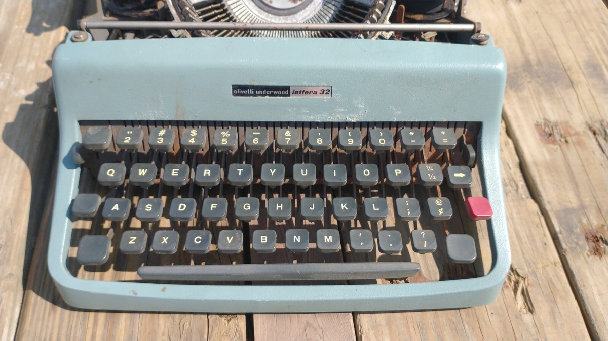 Olivetti Lettera 32 ジャンク品 PARTS ONLY* REQUEST THE PART YOU NEED* Olivetti Lettera 32