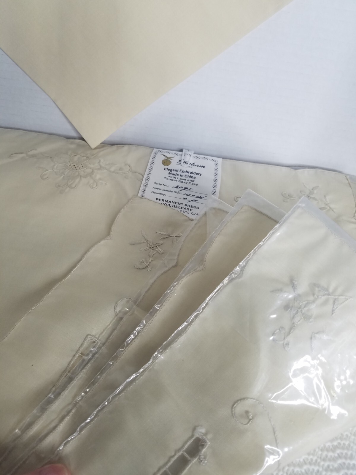 Sunham Battenberg Placemats Lace and Napkins Set Of 5 (Ecru Beige) 12 1