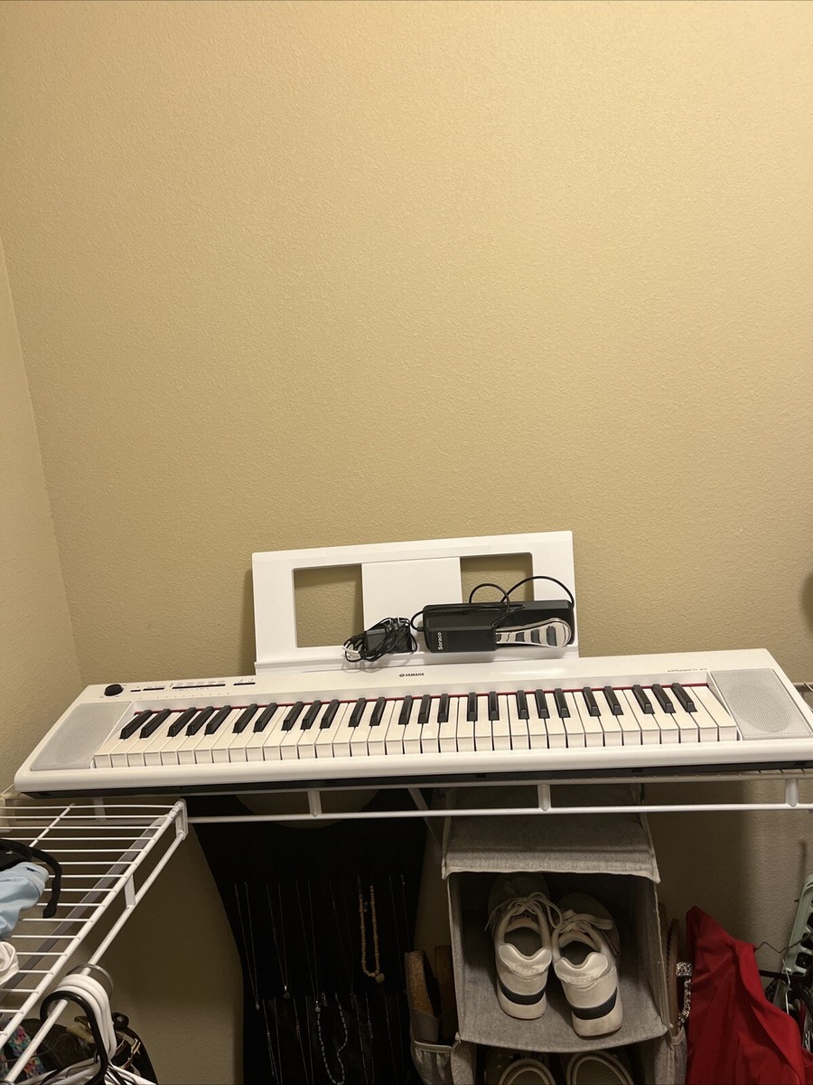 Yamaha NP-12 Piaggero Portable Piano-Style Keyboard - White With