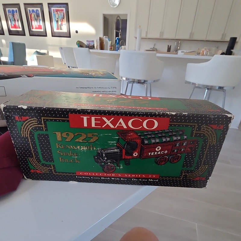 1992 ERTL Texaco 1925 Kenworth Stake Truck #9 Coin Bank With Key Die-Cast Metal