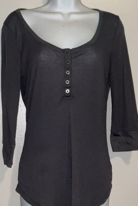 Women’s Mossimo Size Medium Top