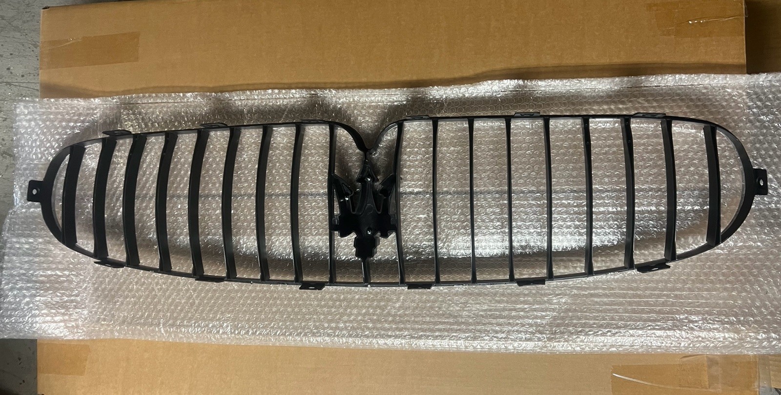 2008-2017 Maserati Granturismo Grancabrio Front Bumper Radiator Grille Chrome