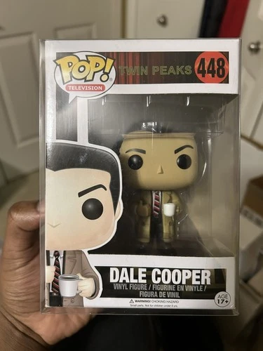 Funko Pop! Television: Twin Peaks - Dale Cooper #448 Vinyl Figure BOX DAMAGE