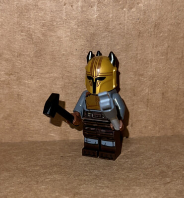 LEGO Armorer Tribe Leader Minifigure 75319 Mandalorian Forge Star Wars Beskar