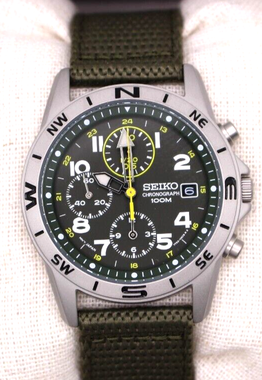 SEIKO SND377R Chronograph Men's Watch New Green Authentic SEIKO SND377R Chronograph Men's Watch New Green Authentic