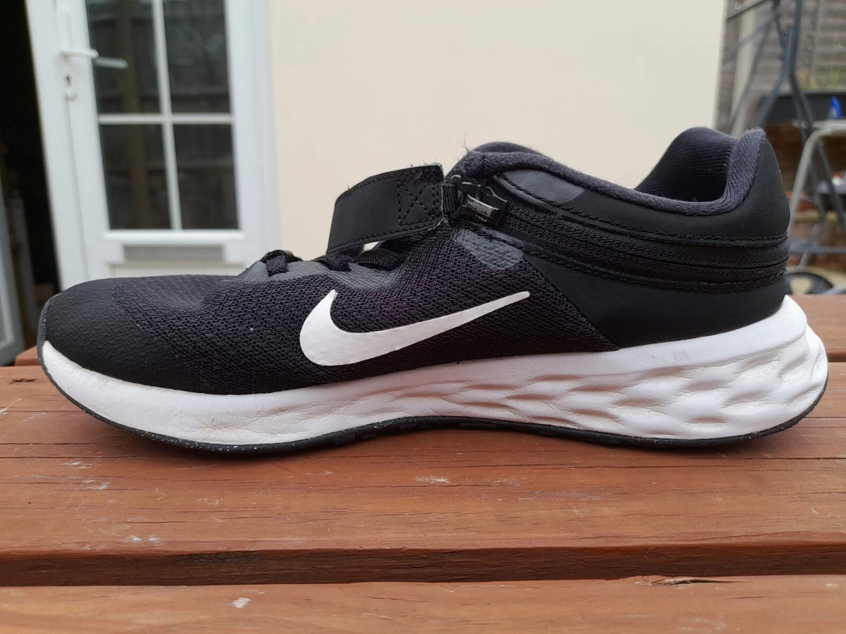 Nike zip hotsell up trainers