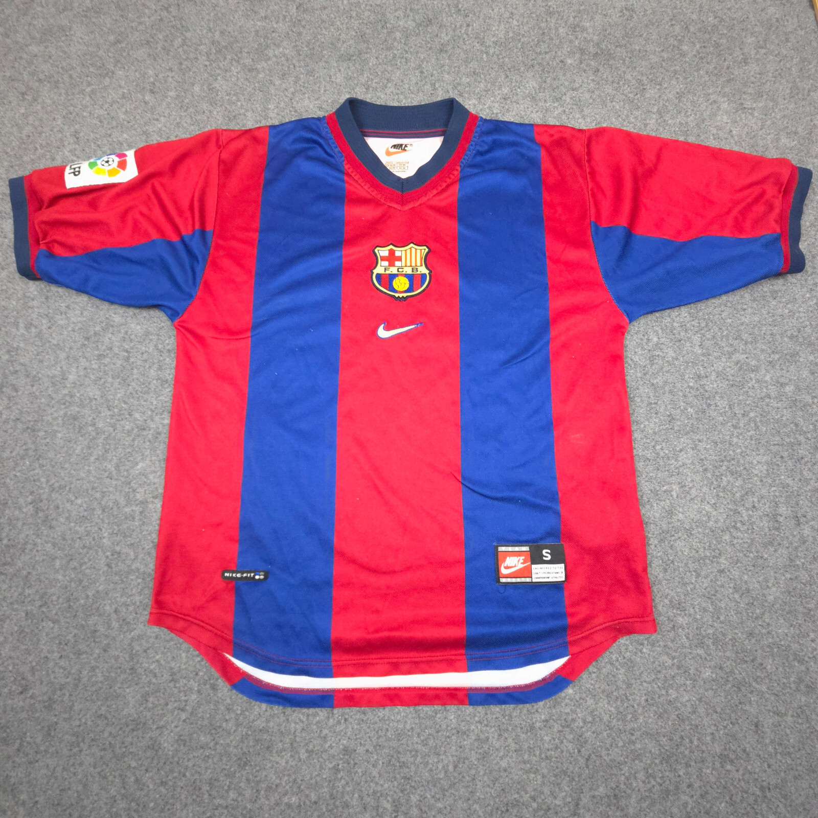vtg FC Barcelona Jersey mens SMALL soccer football 1998-99 home kit nike Size S