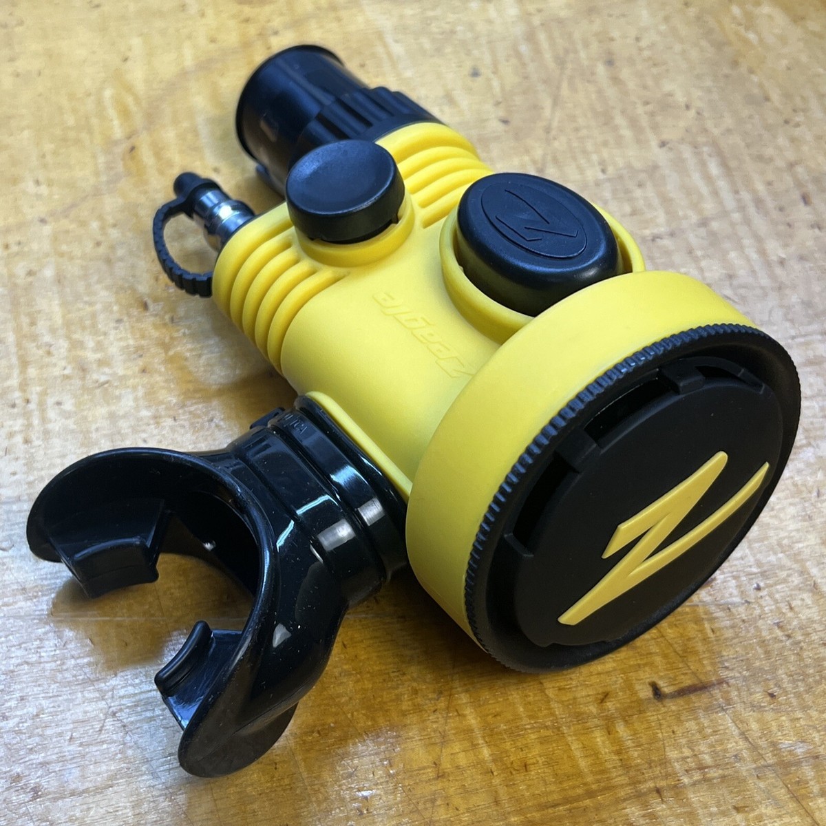 ZEAGLE Octo Z II - Yellow - Integrated Regulator/BC Inflator