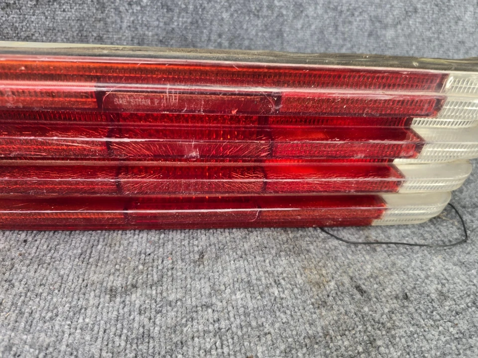 Luz trasera izquierda lado conductor mercedes r107 380 sl 450 sl 560 sl fabricante original Foto 3 de 4