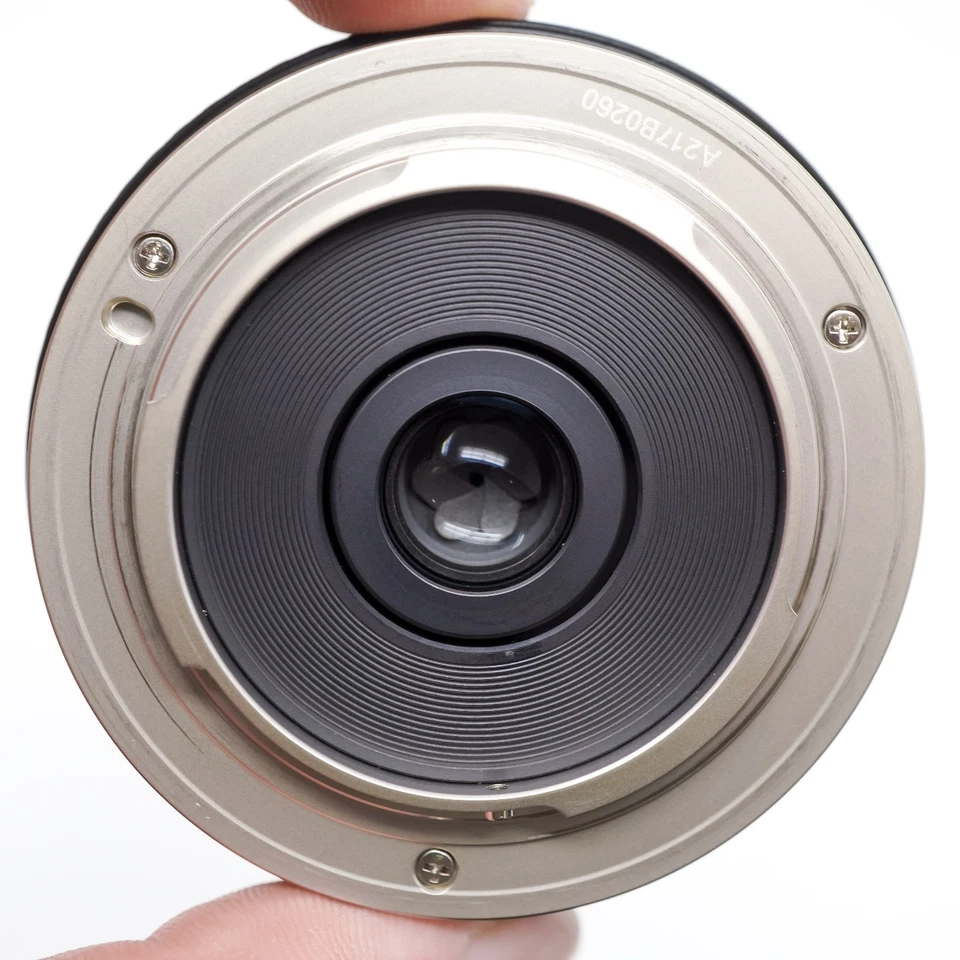 Samyang 7.5mm f/3.5 UMC Fisheye Lens for Micro Four Thirds - Great Condition - Image 4 of 4
