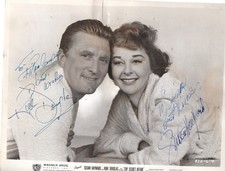 ACTORS SUSAN HAYWARD & KIRK DOUGLAS, SIGNED VINTAGE PROMOTIONAL STUDIO PHOTO