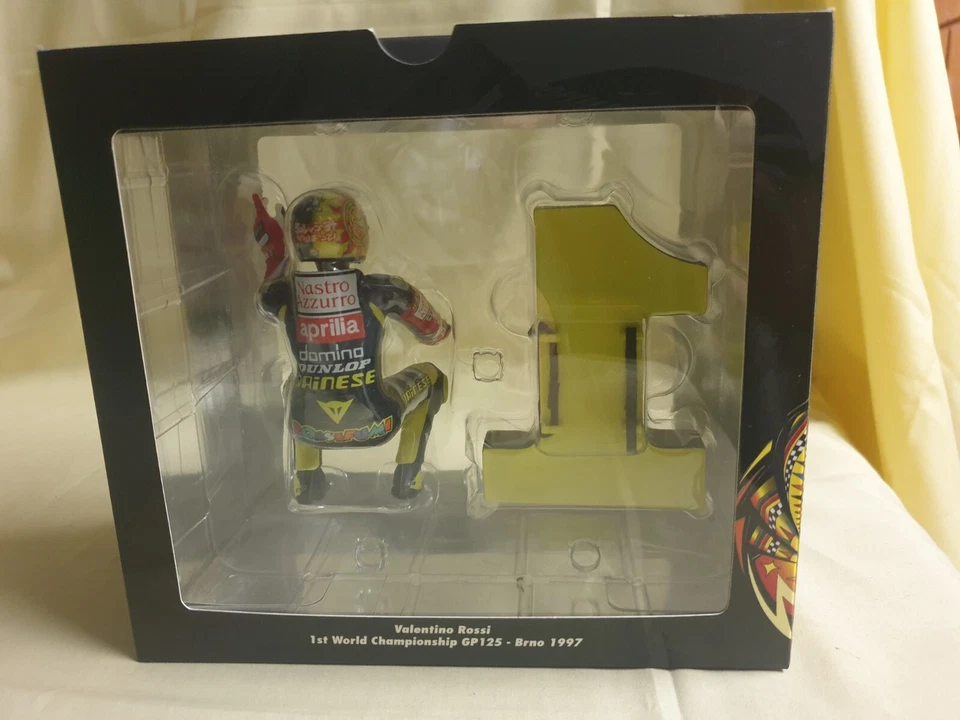 MINICHAMPS VALENTINO ROSSI 1/12 FIGURE 1997 Brno 1st World Championship - Image 3 of 4