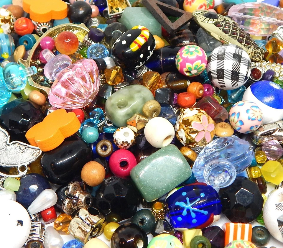 1 Kg Perlen Mix Metall Holz Stein Glas Acryl Bastlerbedarf Schmuckherstellung  - Bild 3 von 4
