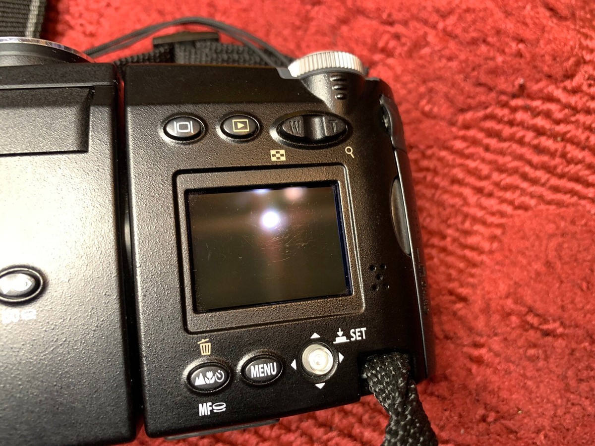 Nikon Coolpix 4500 4.0 MP 1.5