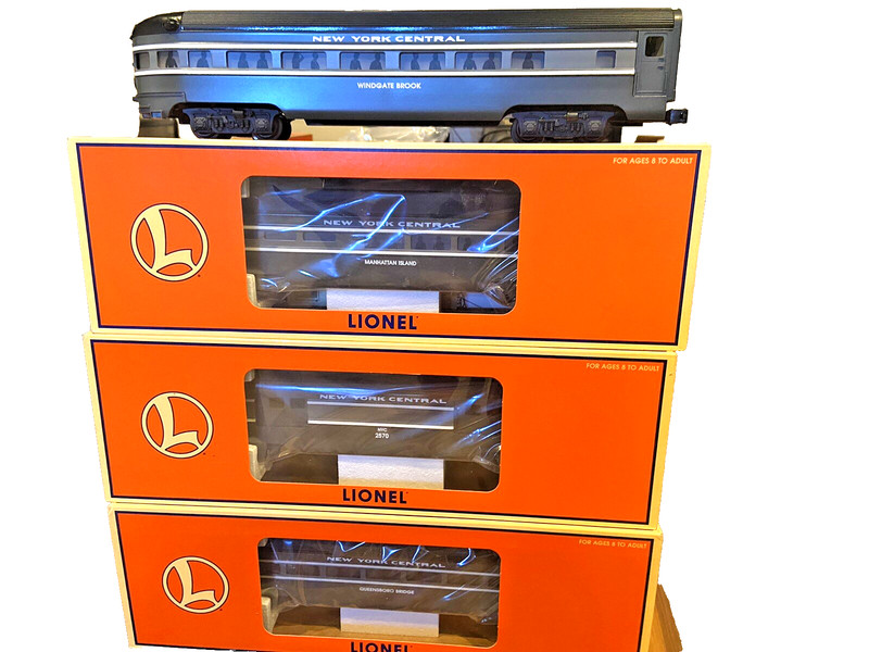 LIONEL NEW YORK CENTRAL 19171 4 CAR PASSENGER SET BRAND NEW. FREE SHIPPING !