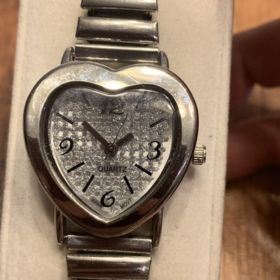Heart Rhinestone Dial Womens quartz watch New battery | eBay display picture 3