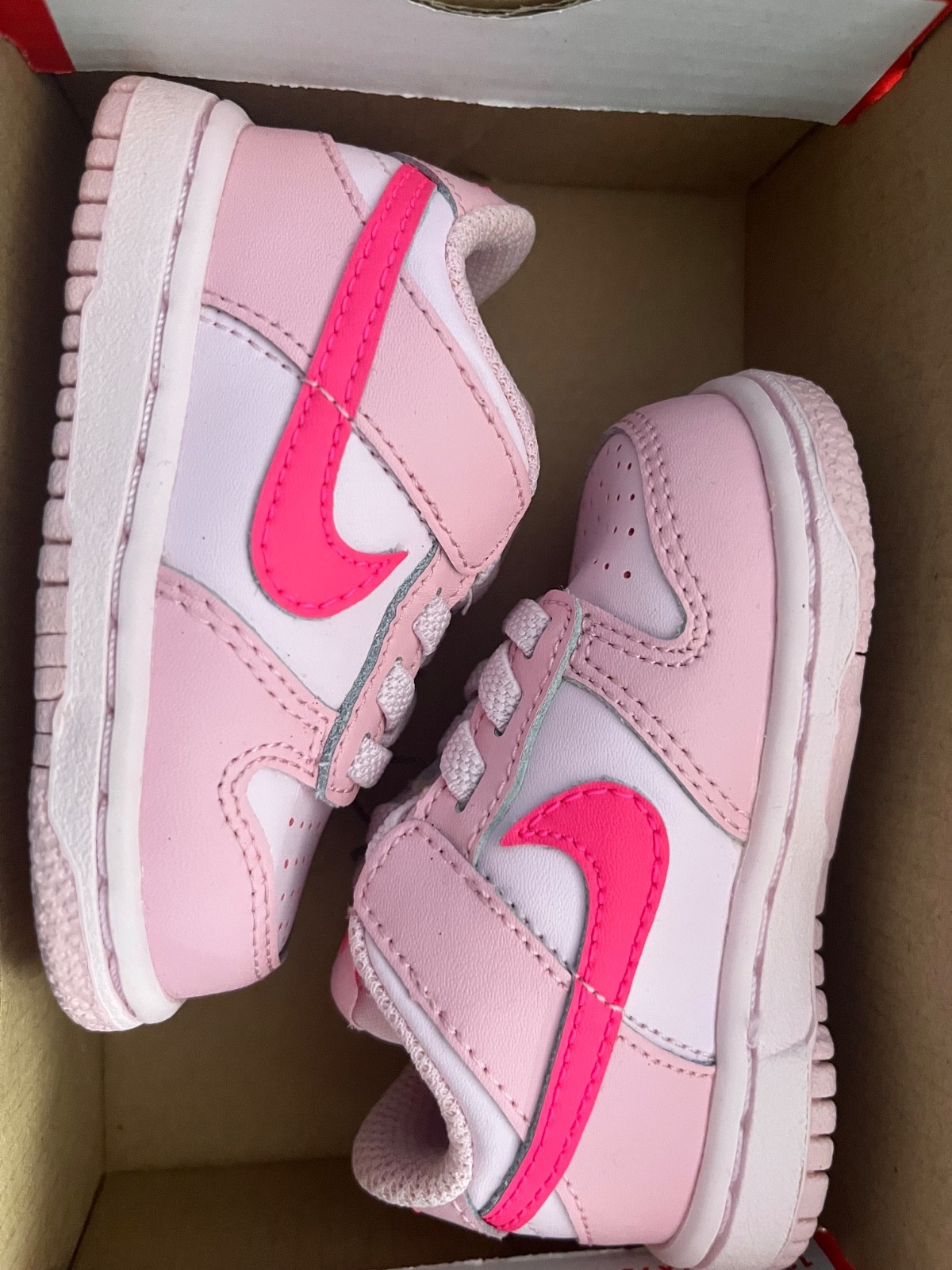 toddler triple pink Nike dunks thumbnail 2