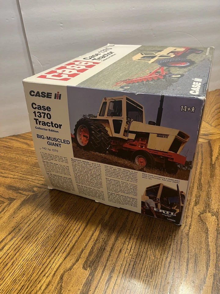 Rare NIB ERTL Britains Case 1370 Tractor Collectors Edition 1/16 Scale  - Image 3 of 4