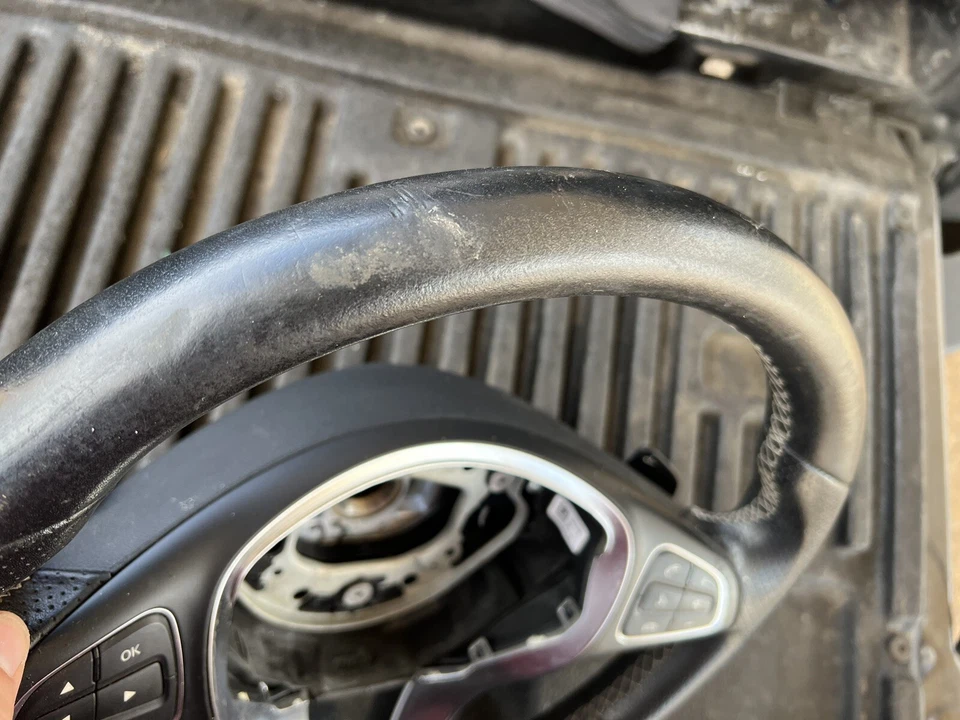 Volante Mercedes Benz GLC300 2020 00046028039E38 Foto 2 de 3