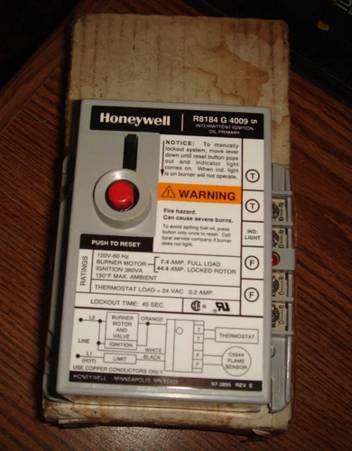 NEW OEM HONEYWELL R8184G4009 Protectorelay Oil Burner Control 45 Second NOS