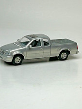 X-Concepts 1:43 Scale Diecast 2000 Ford F-150 XLT Pickup Truck, Silver